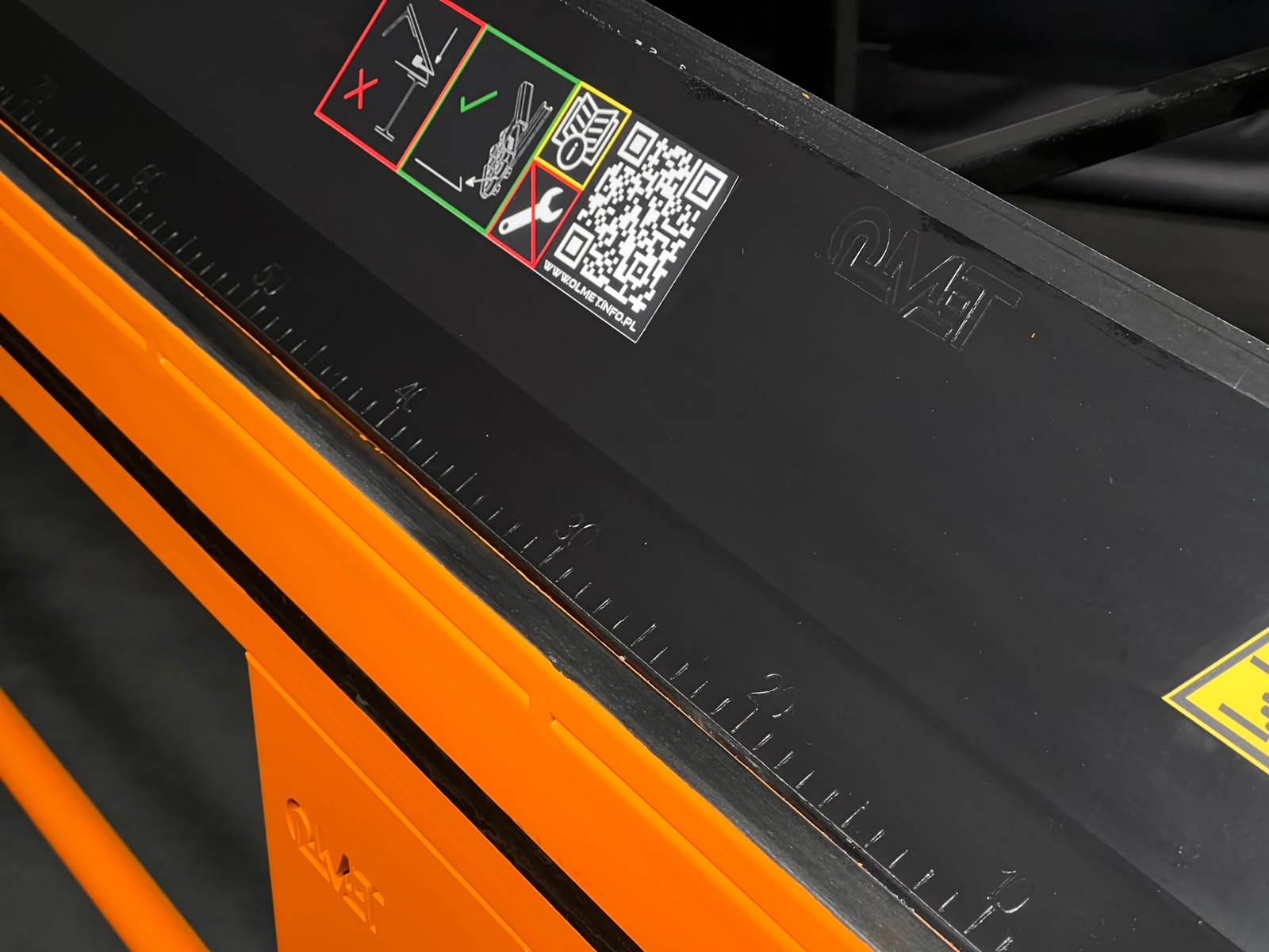 PREMIERE Sheet metal folder / bending machine GAMMA 40 (M40x2200) with LIFT-2025 knife 8